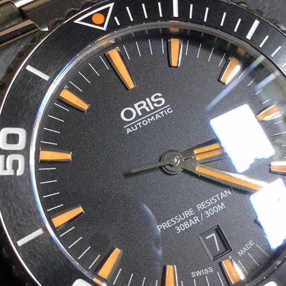 Oris Aquis Men’s Automatic Diver Watch 43mm Black Dial with Steel Bracelet - Picture 6 of 14